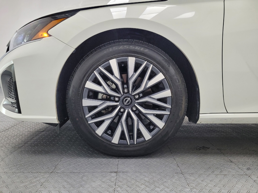 2025 Nissan Altima SV - Photo 24