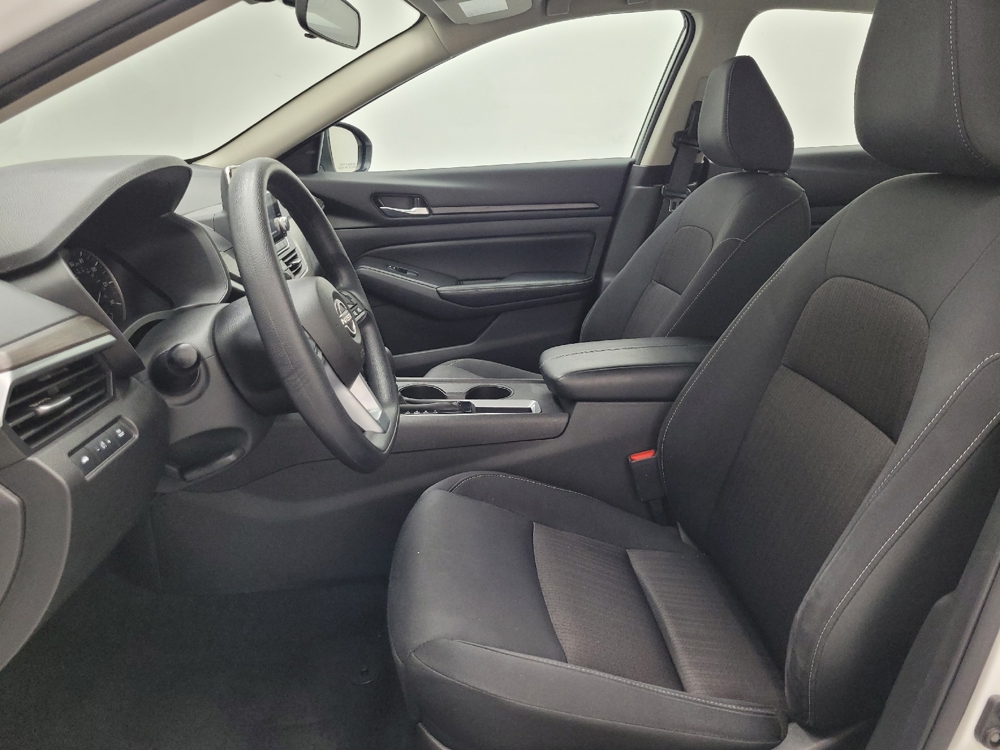 2025 Nissan Altima SV - Photo 13