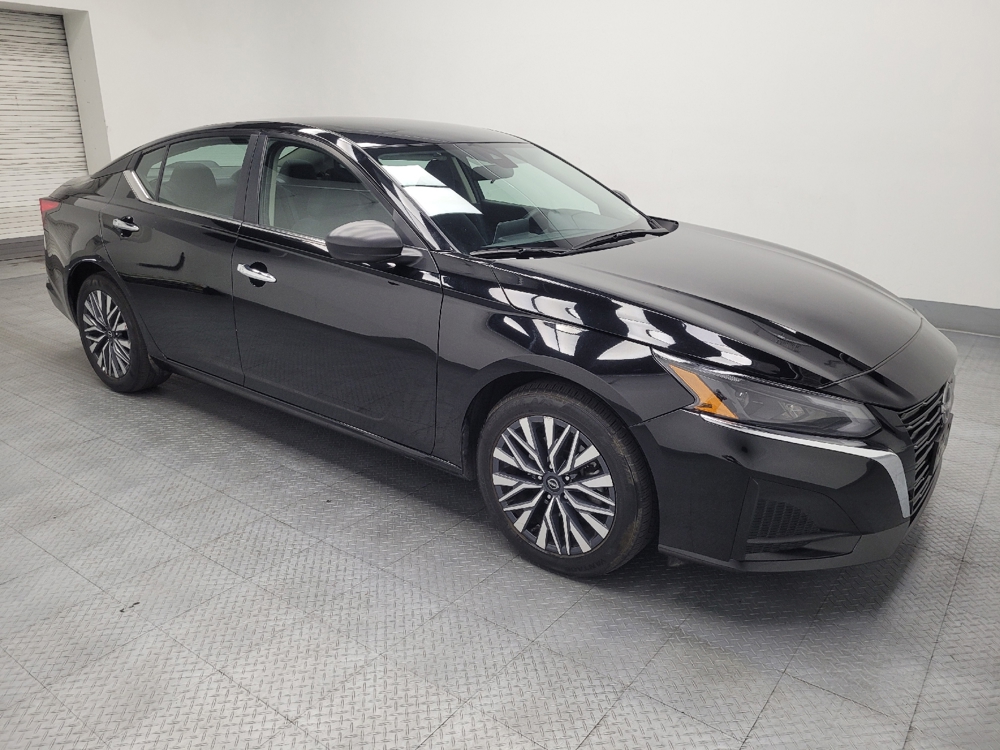 2025 Nissan Altima SV - Photo 9