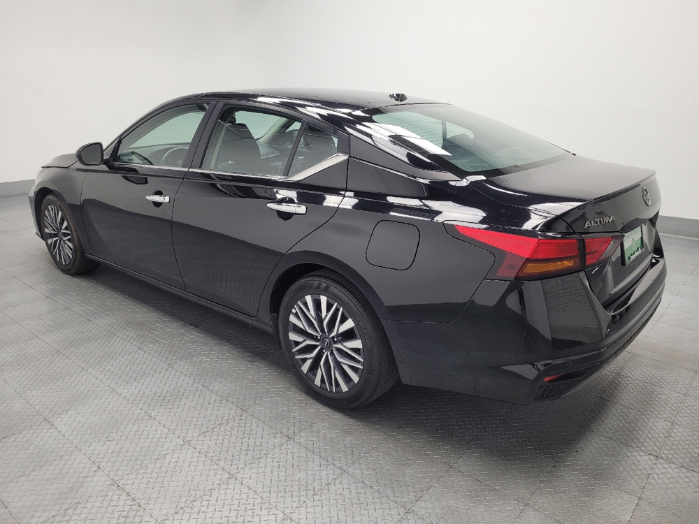 2025 Nissan Altima SV - Photo 3