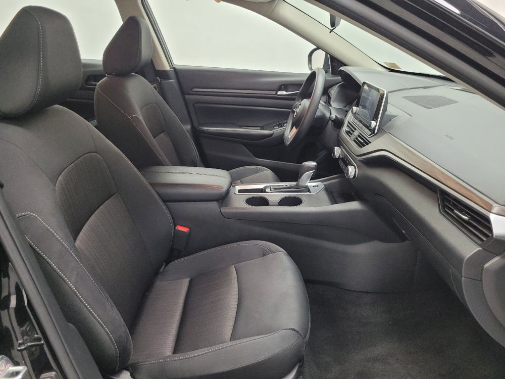 2025 Nissan Altima SV - Photo 16