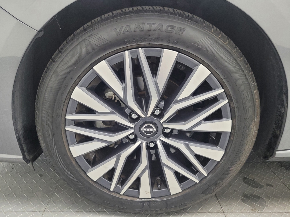 2025 Nissan Altima SV - Photo 24