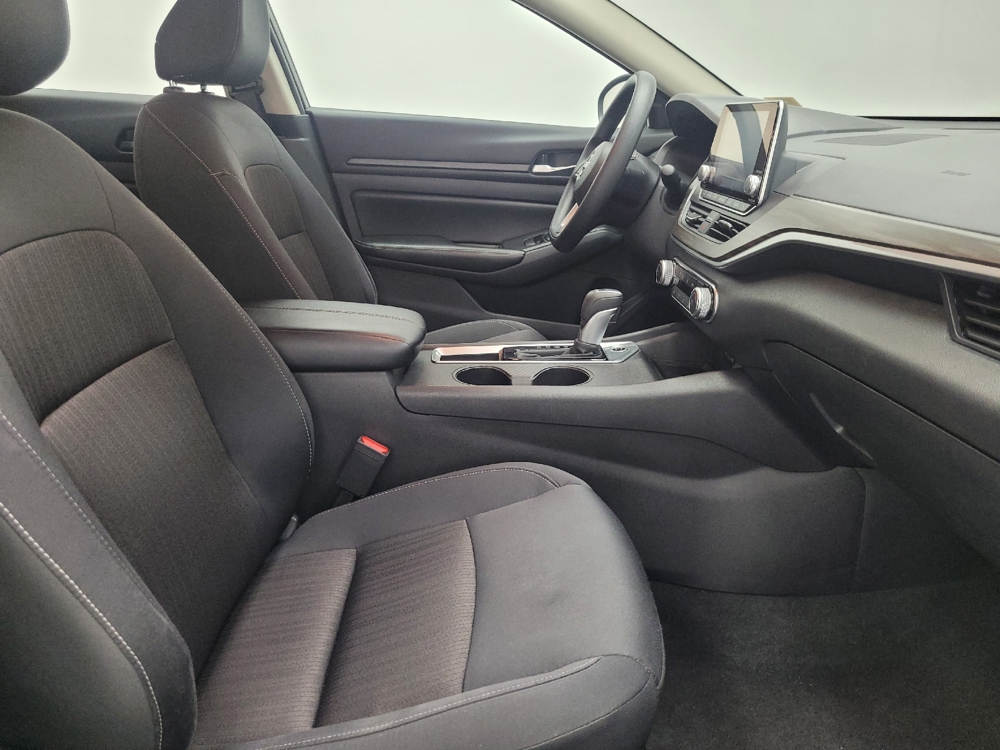 2025 Nissan Altima SV - Photo 16