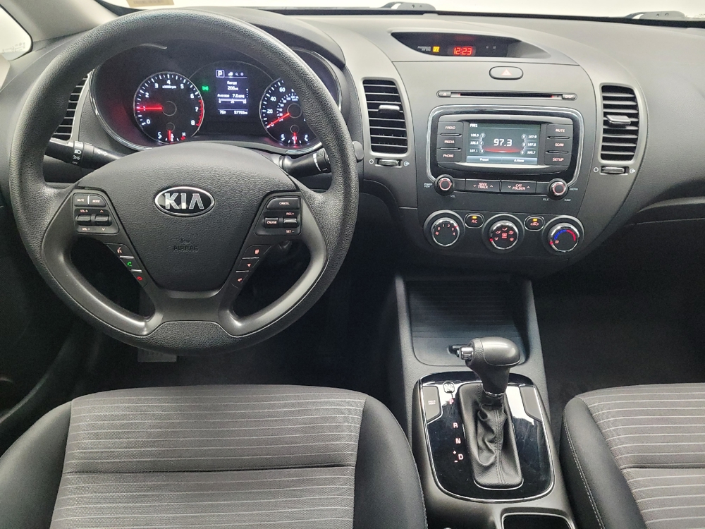 2017 Kia Forte LX - Photo 17