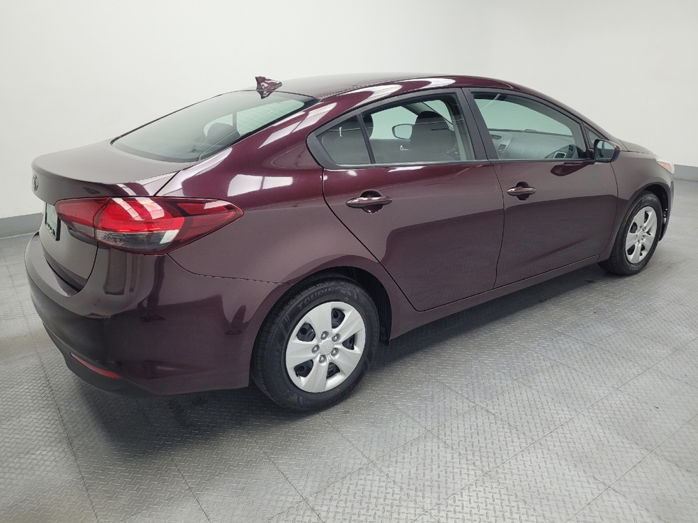 2017 Kia Forte LX - Photo 8