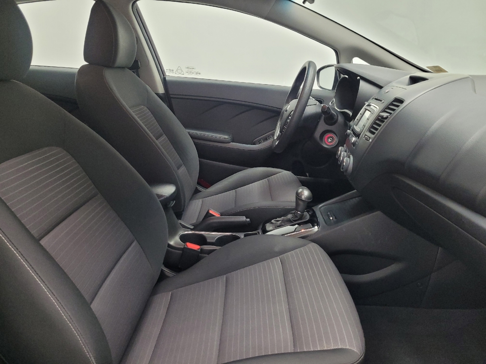 2017 Kia Forte LX - Photo 16
