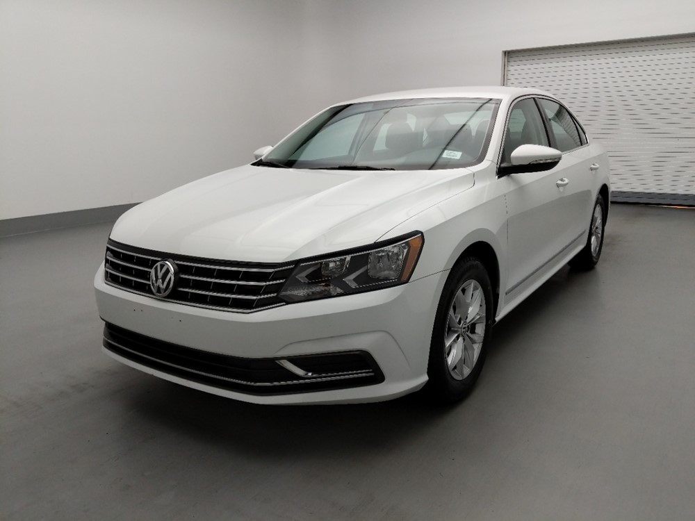 Used 2016 Volkswagen Passat Driver Front Bumper