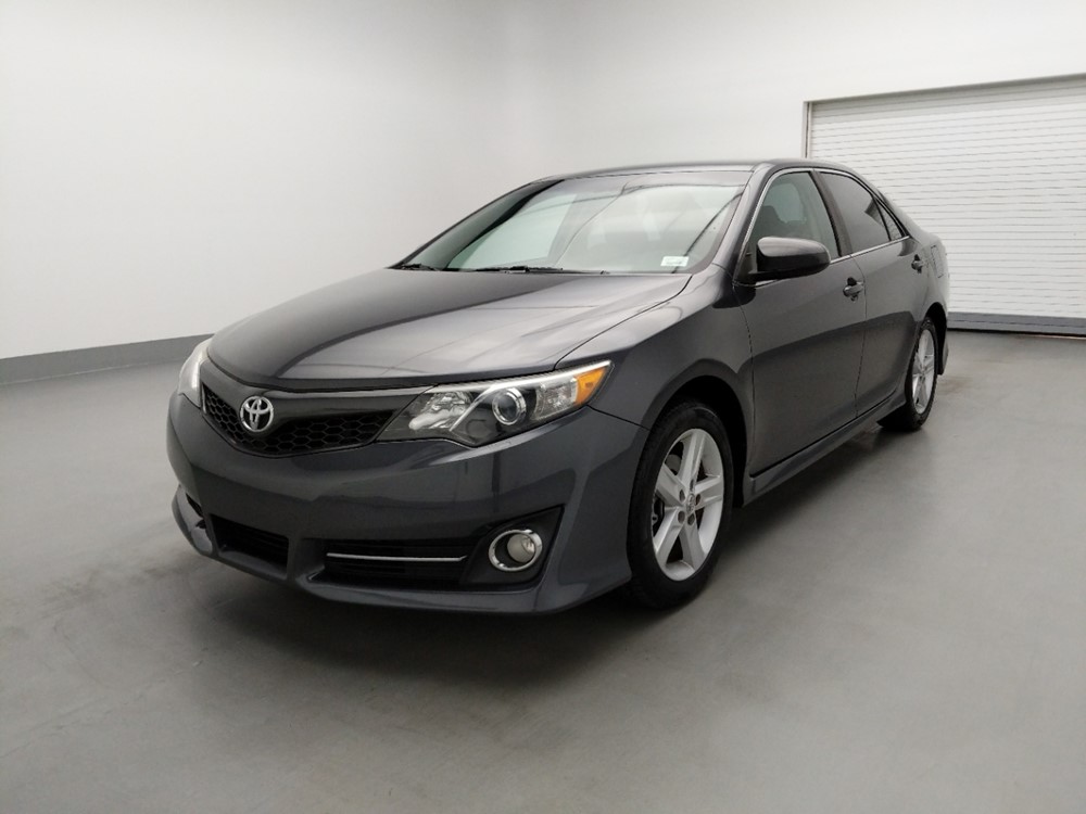 Used 2014 Toyota Camry Driver Front Bumper
