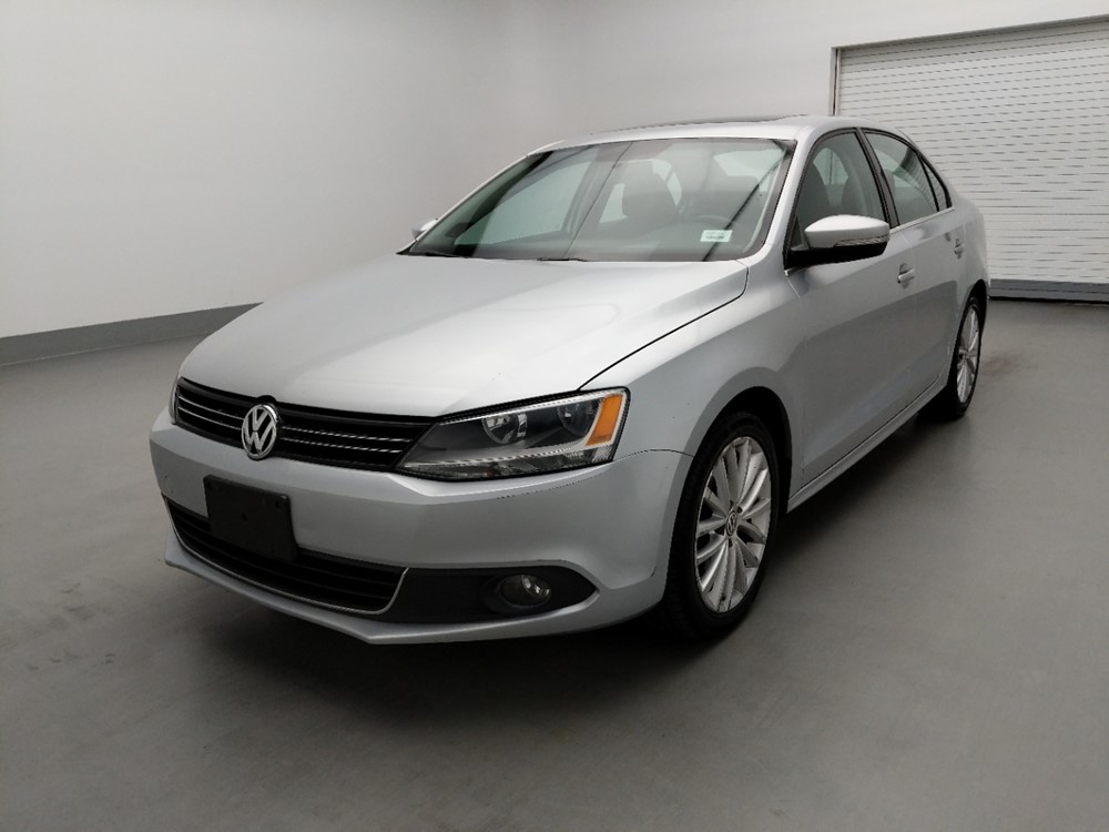 Used 2013 Volkswagen Jetta Driver Front Bumper