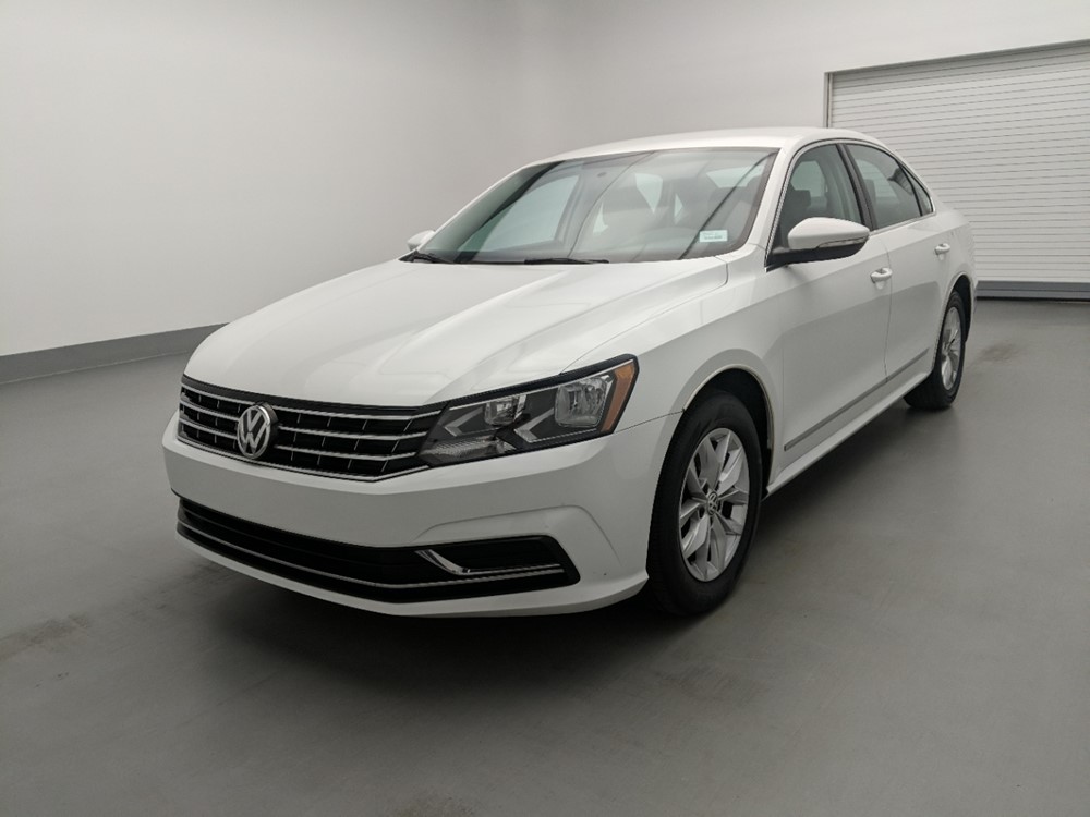 Used 2016 Volkswagen Passat Driver Front Bumper