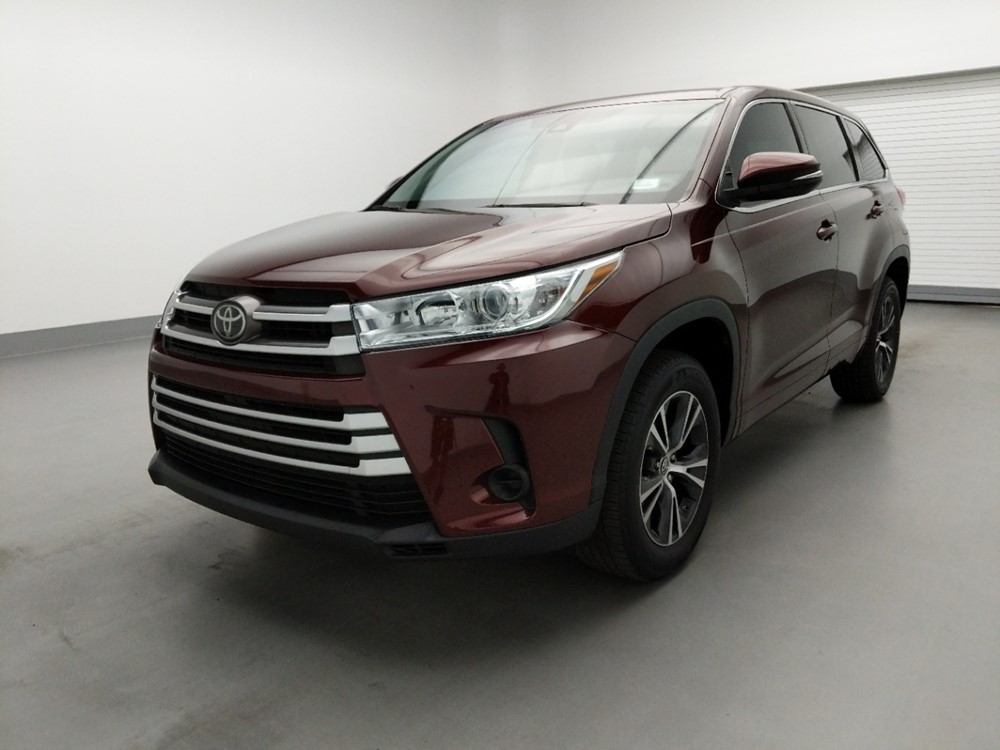 Used 2017 Toyota Highlander Driver Front Bumper