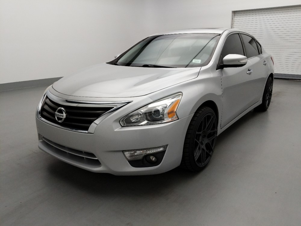 Used 2013 Nissan Altima Driver Front Bumper