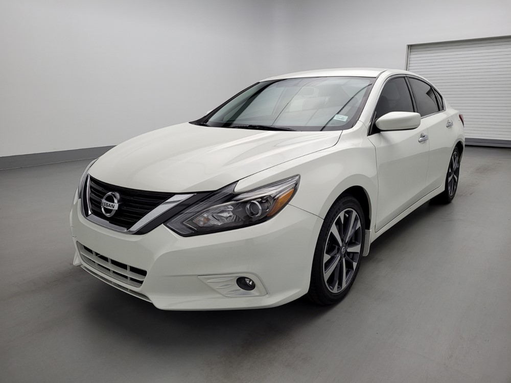 Used 2017 Nissan Altima Driver Front Bumper