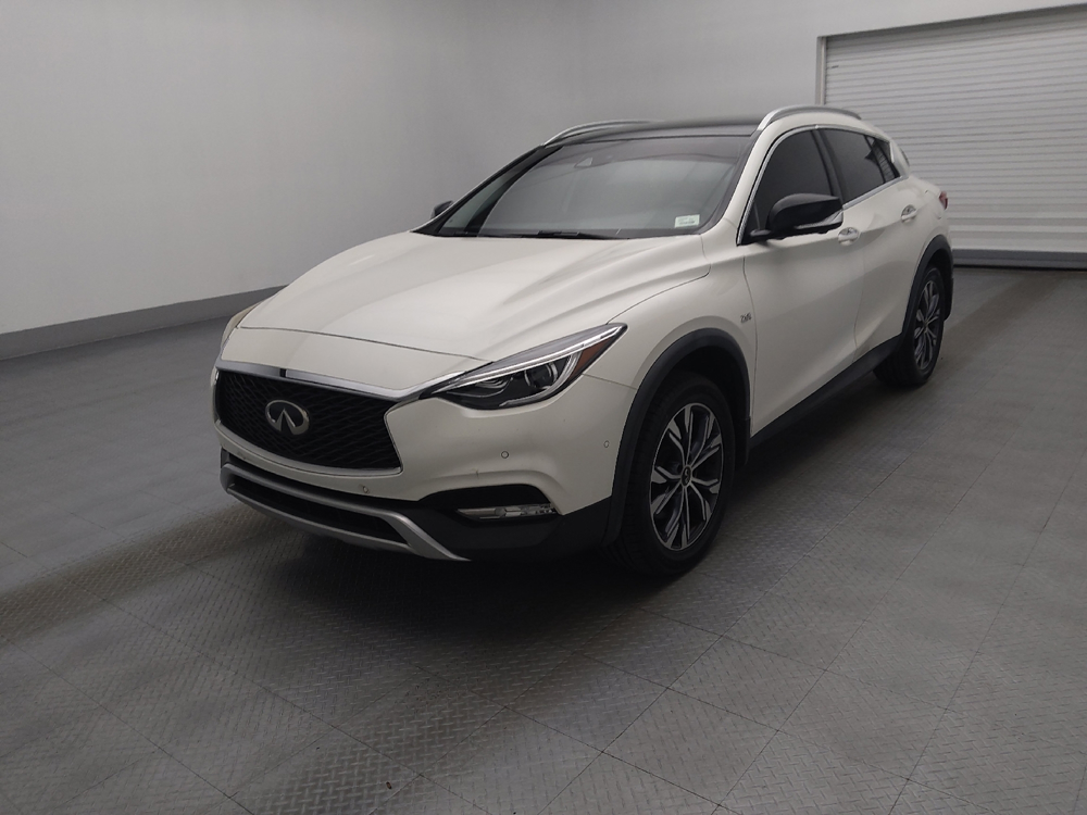 2017 INFINITI QX30 Premium's photo