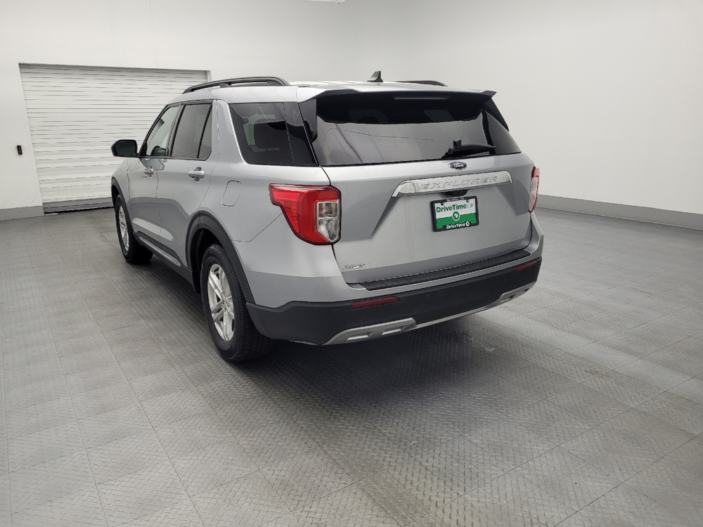 Image 4 of 2023 Ford Explorer XLT