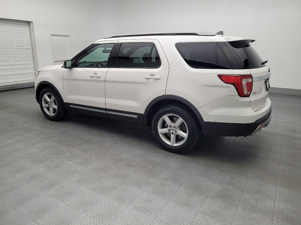 Image 3 of 2017 Ford Explorer XLT