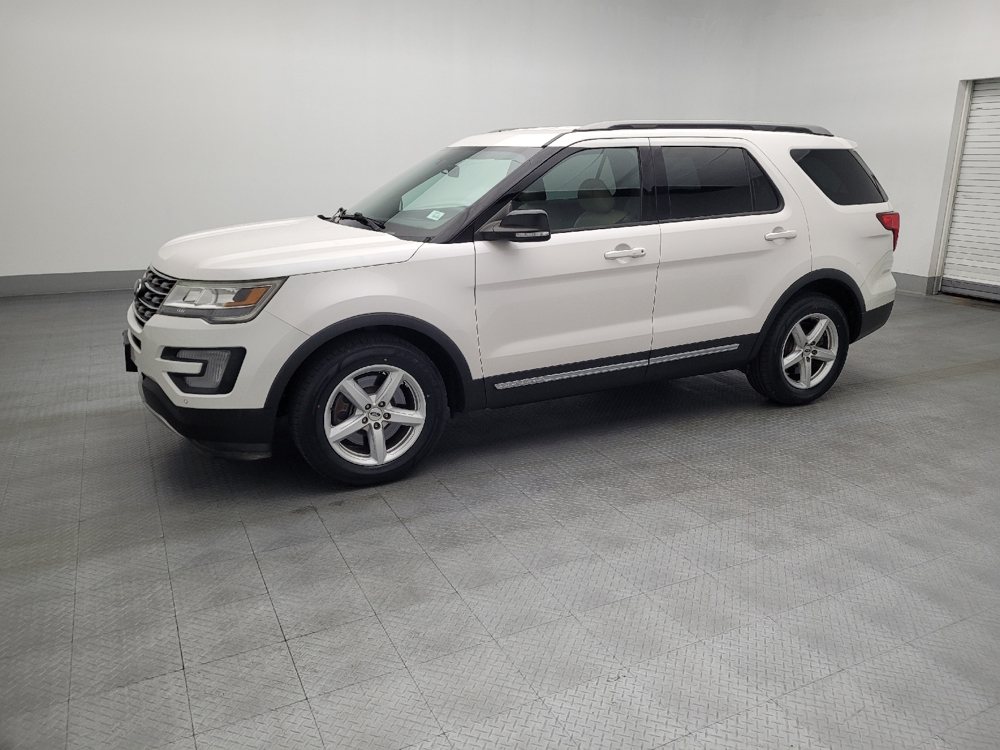 Image 2 of 2017 Ford Explorer XLT