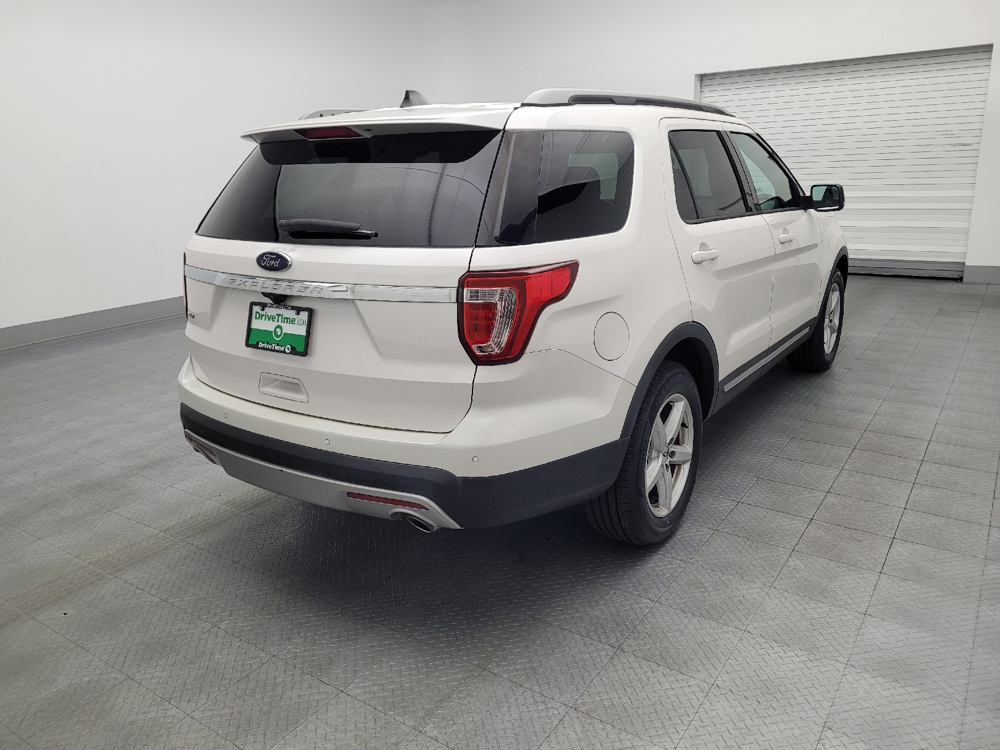 Image 7 of 2017 Ford Explorer XLT