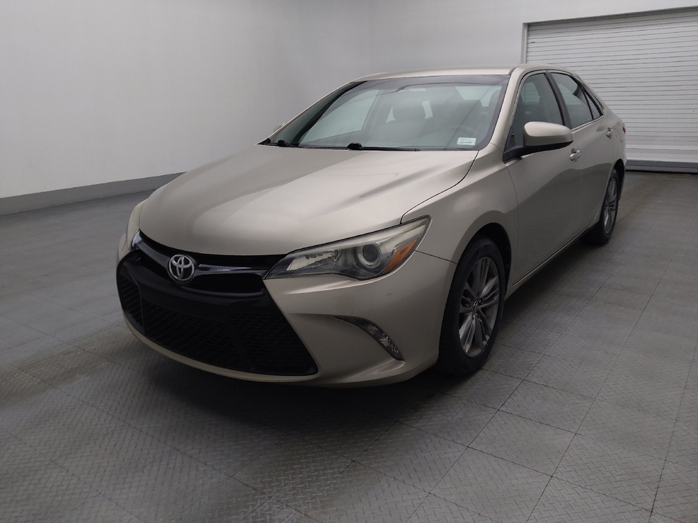 2016 Toyota Camry LE's photo