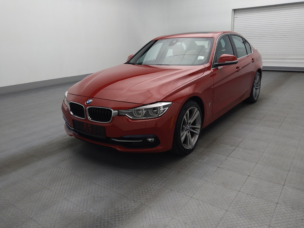 2017 BMW 3 Series 330e's photo