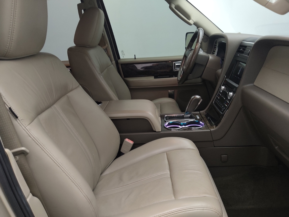 2017 Lincoln Navigator Select - Photo 16