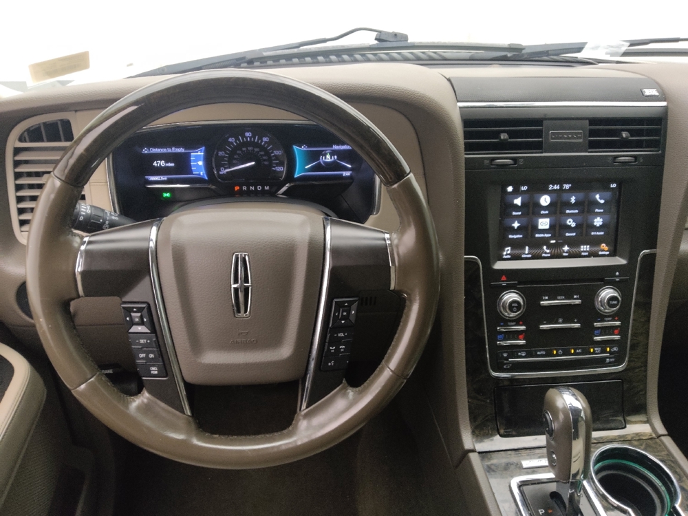 2017 Lincoln Navigator Select - Photo 17