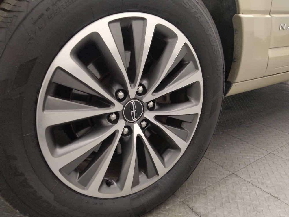 2017 Lincoln Navigator Select - Photo 24