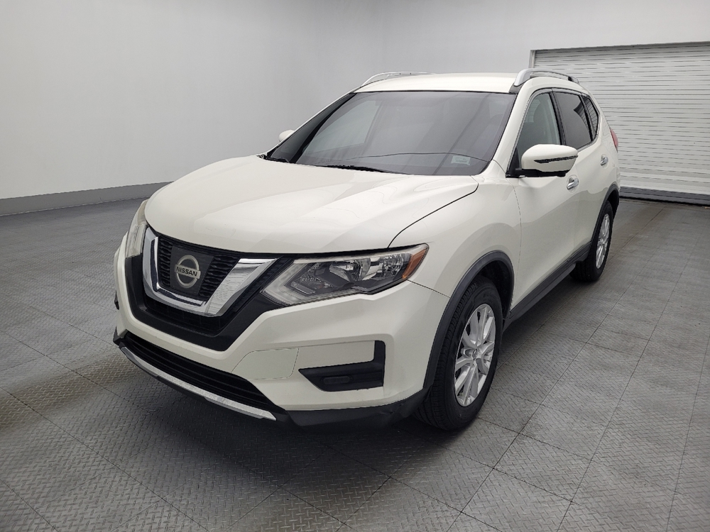 2017 Nissan Rogue SV's photo