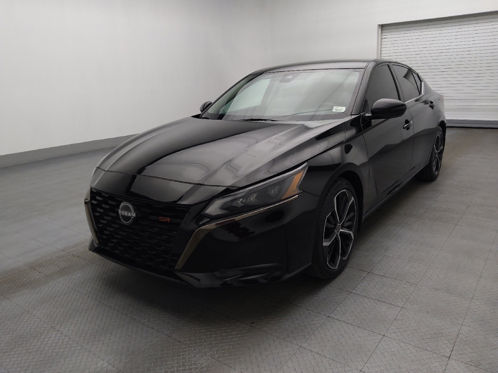 2023 Nissan Altima SR's photo