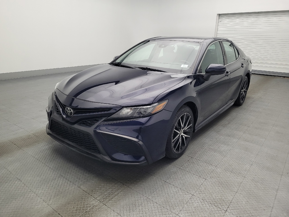 2022 Toyota Camry SE's photo
