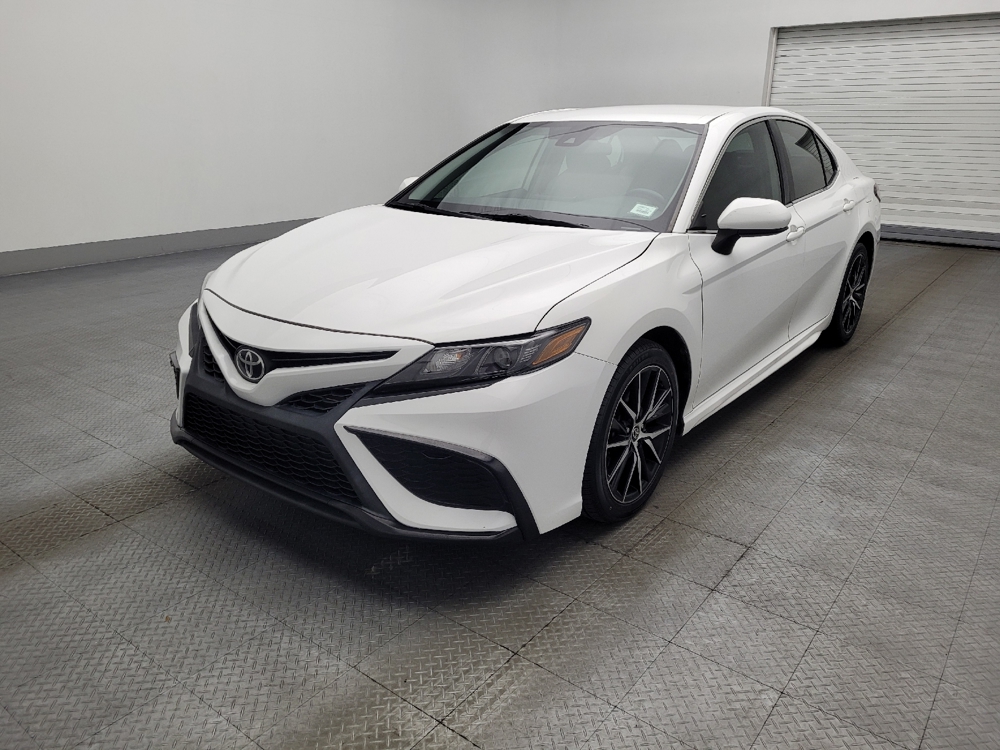 2021 Toyota Camry SE's photo