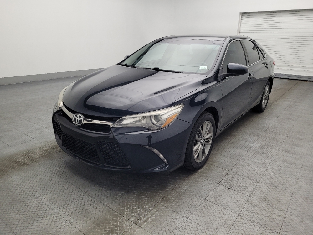 2017 Toyota Camry SE's photo