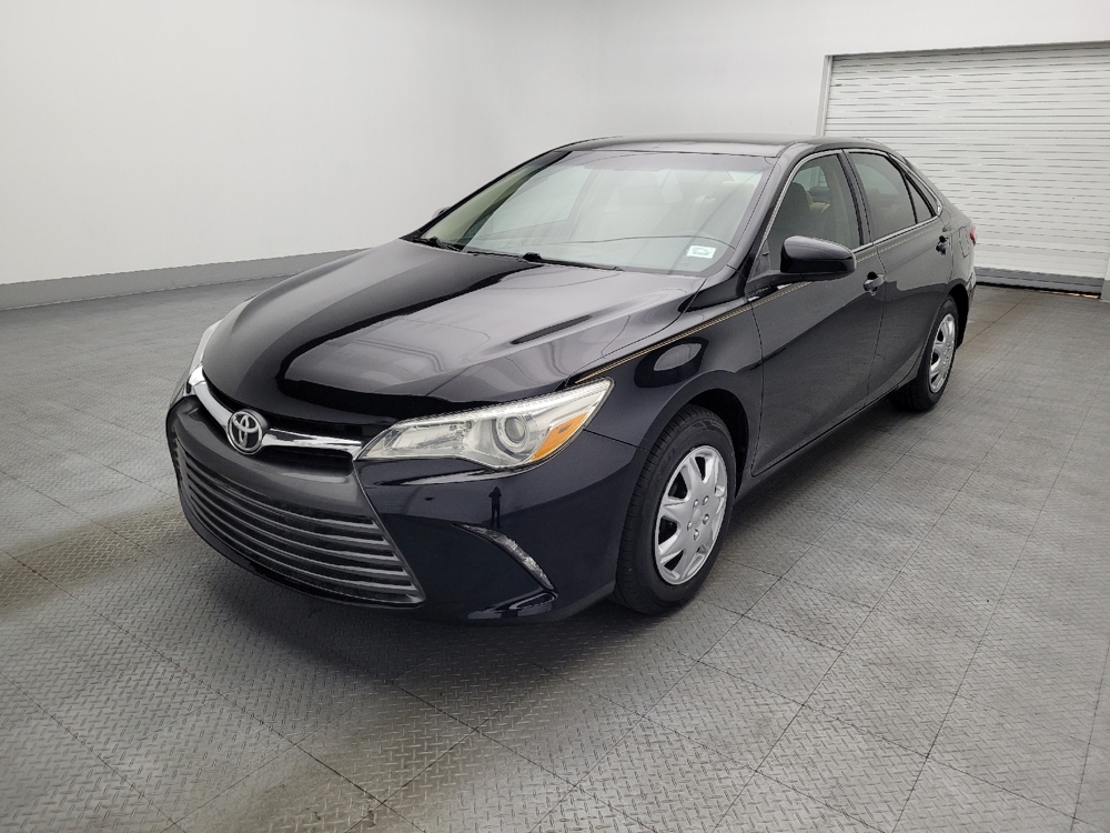 2016 Toyota Camry LE's photo