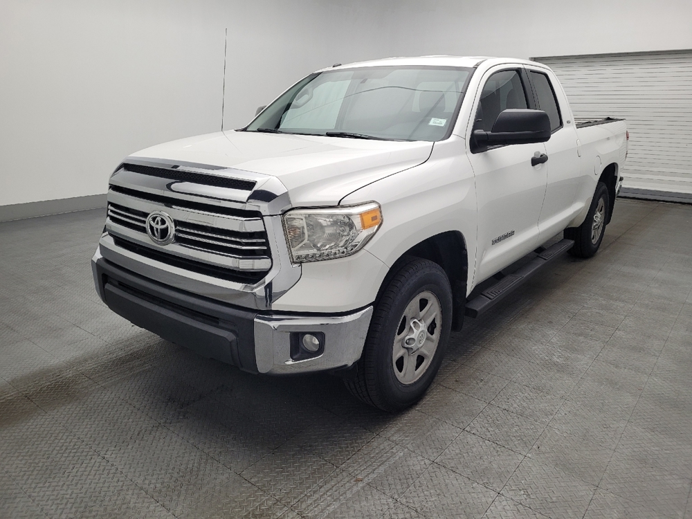 2017 Toyota Tundra SR5's photo