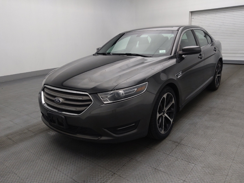 2015 Ford Taurus SEL's photo