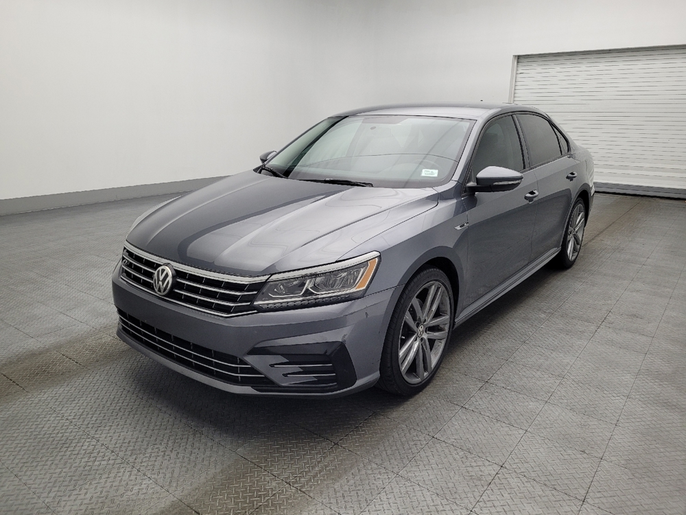 2018 Volkswagen Passat R-Line's photo