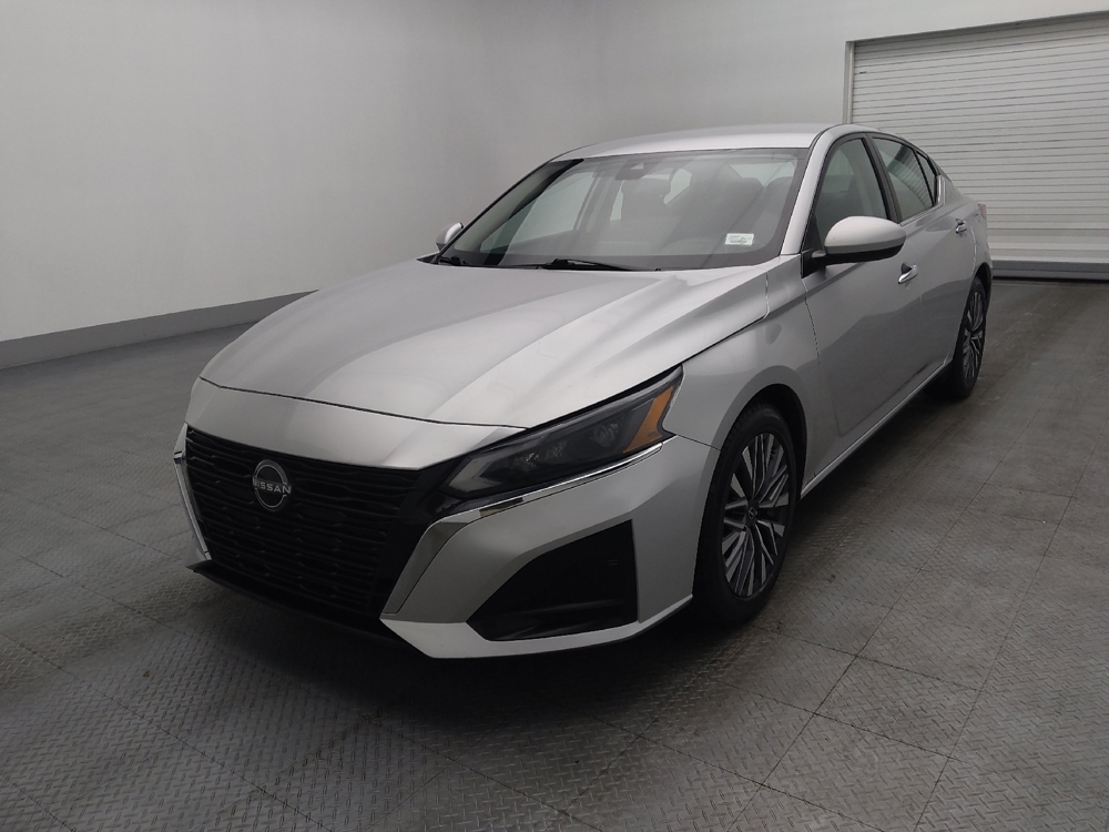 2023 Nissan Altima SV's photo