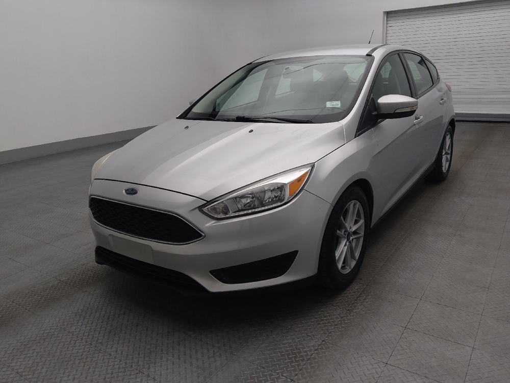 2017 Ford Focus SE's photo