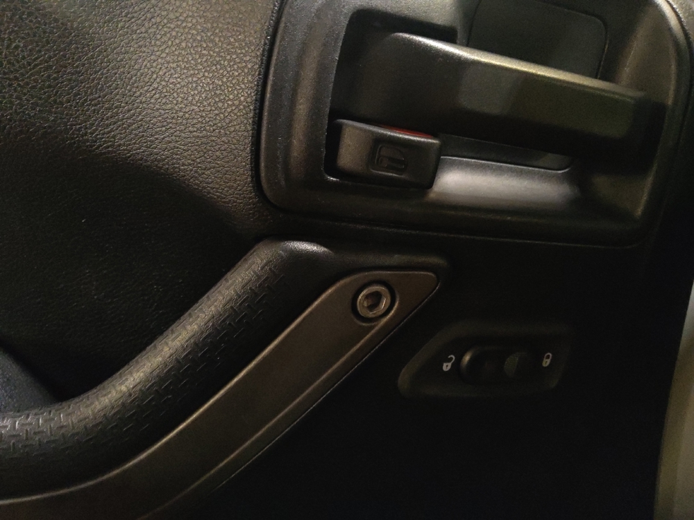2017 Jeep Wrangler Sport S - Photo 21