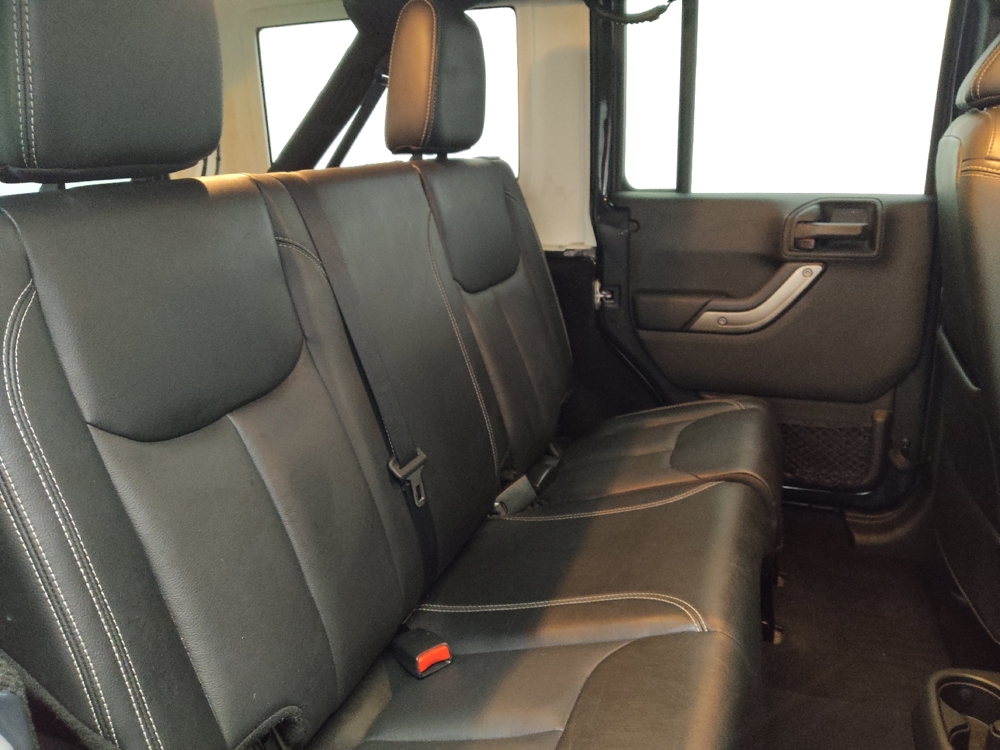 2017 Jeep Wrangler Unlimited Sahara - Photo 15
