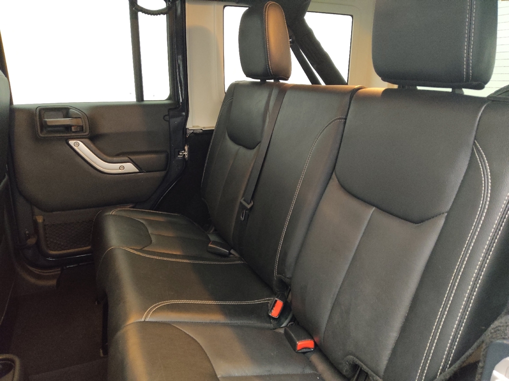 2017 Jeep Wrangler Unlimited Sahara - Photo 14