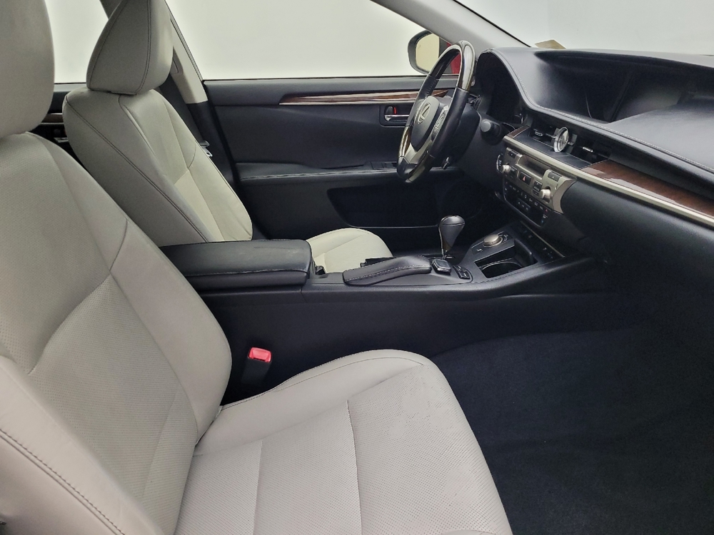 2015 Lexus ES 350 - Photo 16