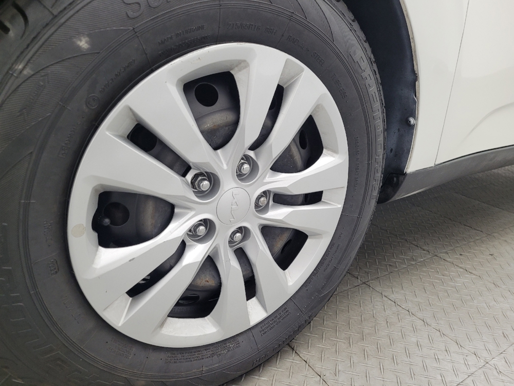 2023 Kia Soul LX - Photo 24