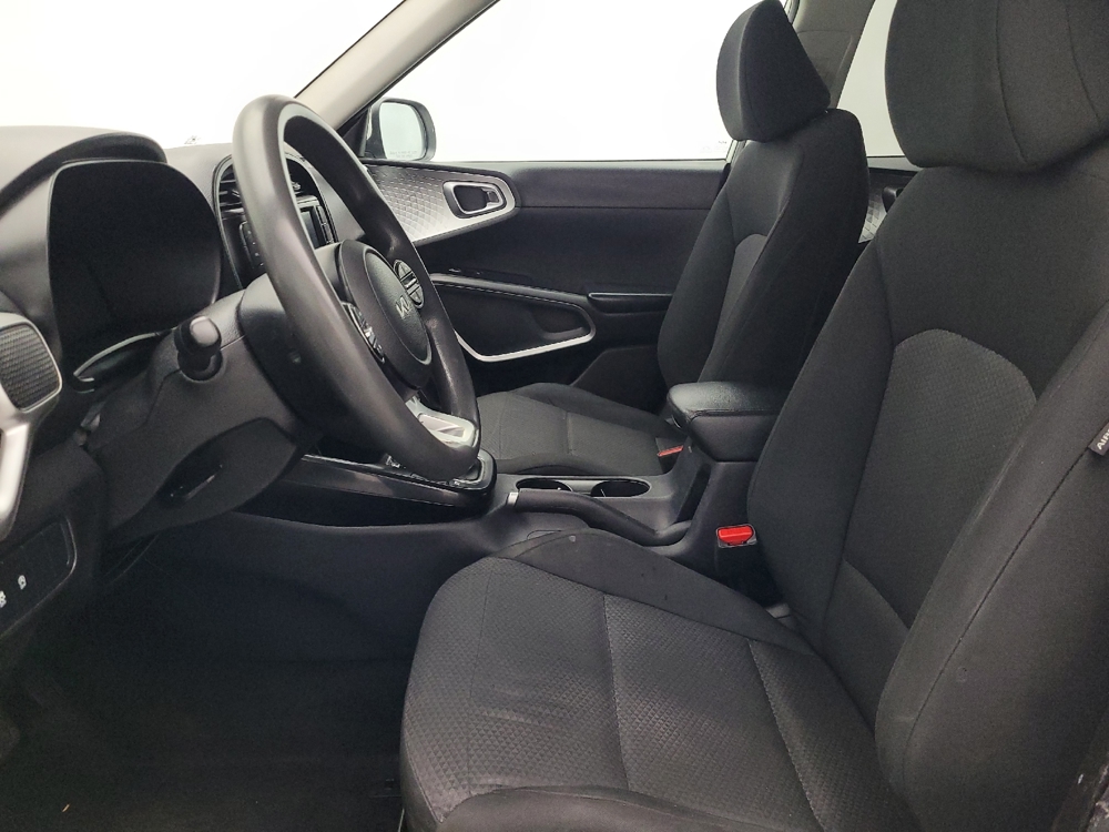 2023 Kia Soul LX - Photo 13