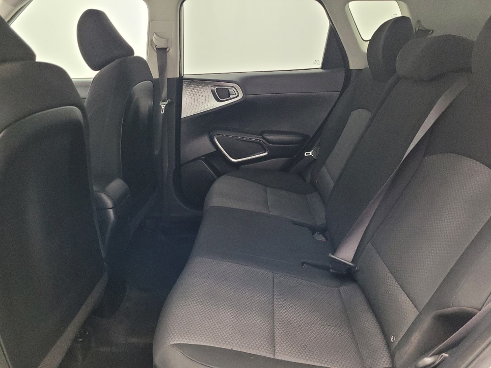 2023 Kia Soul LX - Photo 14