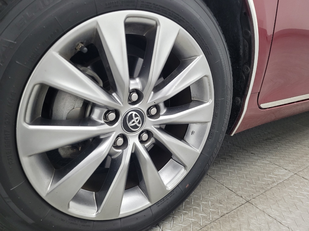 2017 Toyota Camry XLE - Photo 24