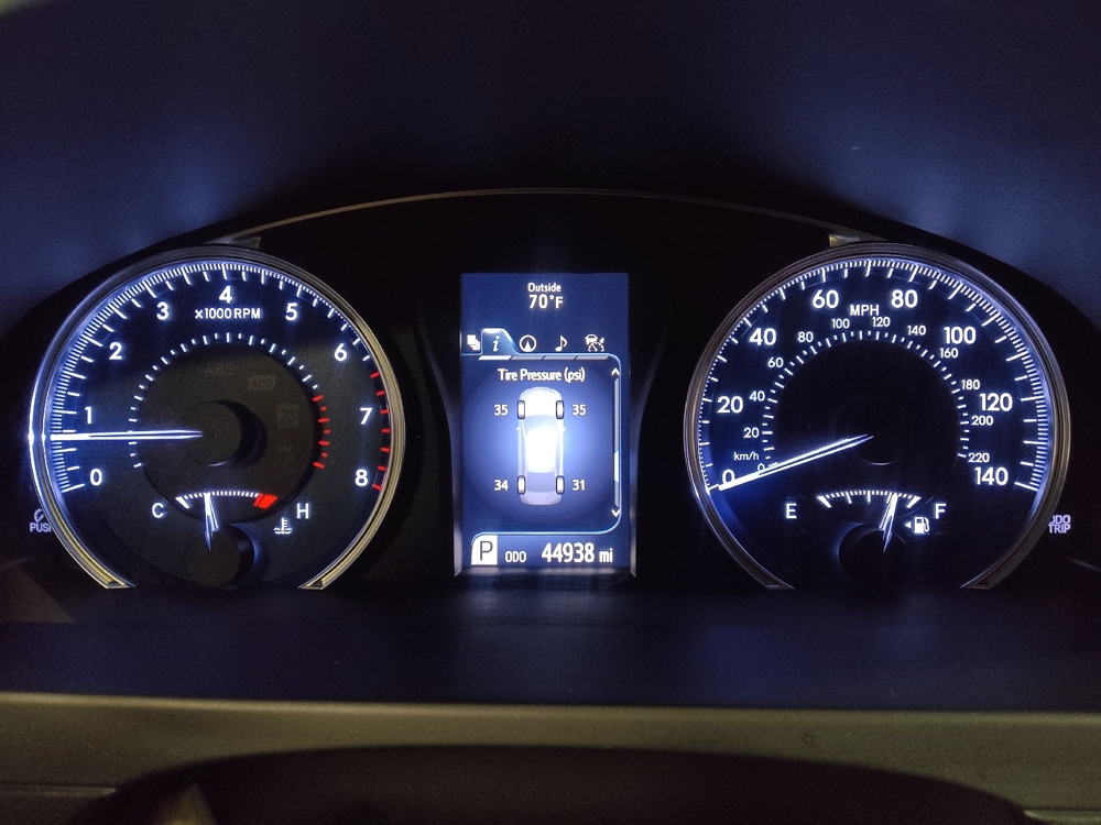 2017 Toyota Camry XLE - Photo 18
