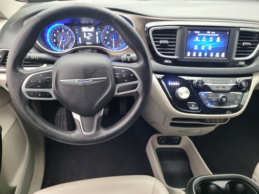 2021 Chrysler Voyager LXI - Photo 17