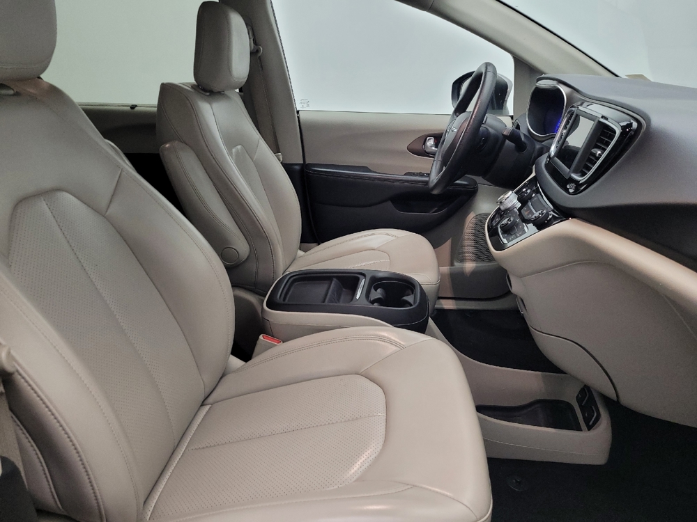 2021 Chrysler Voyager LXI - Photo 16