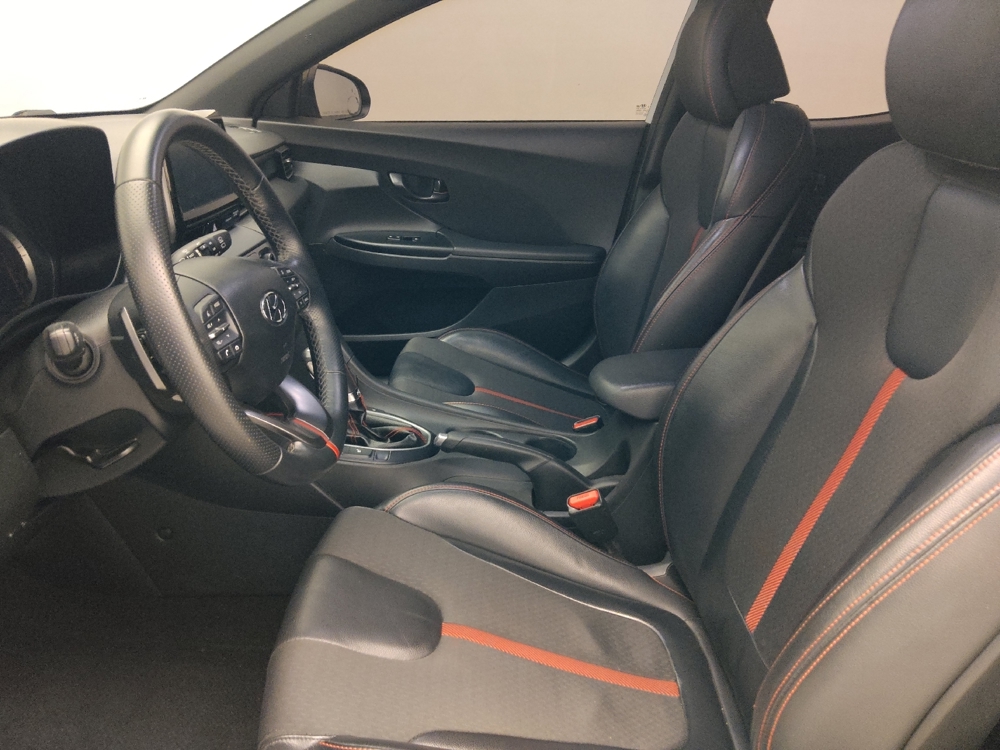 2020 Hyundai Veloster Base - Photo 13